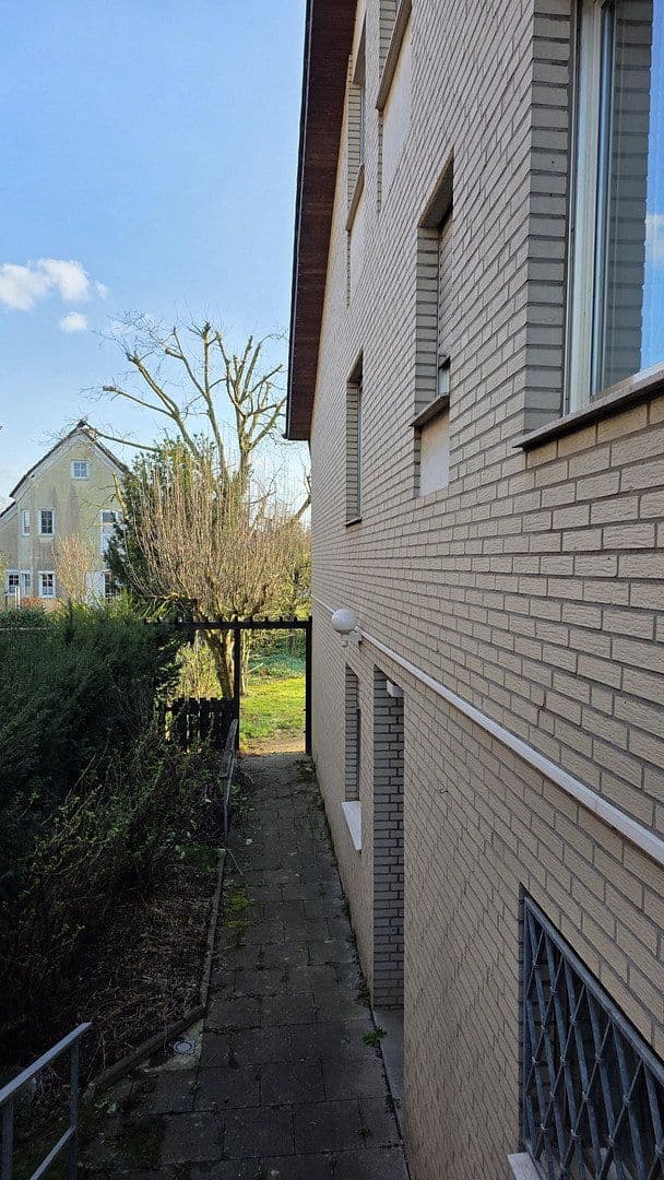 house for sale, 204 m², Lipper Berg 51, Bedburg, North Rhine-Westphalia house for sale, 204 m², Lipper Berg 51, Bedburg, North Rhine-Westphalia