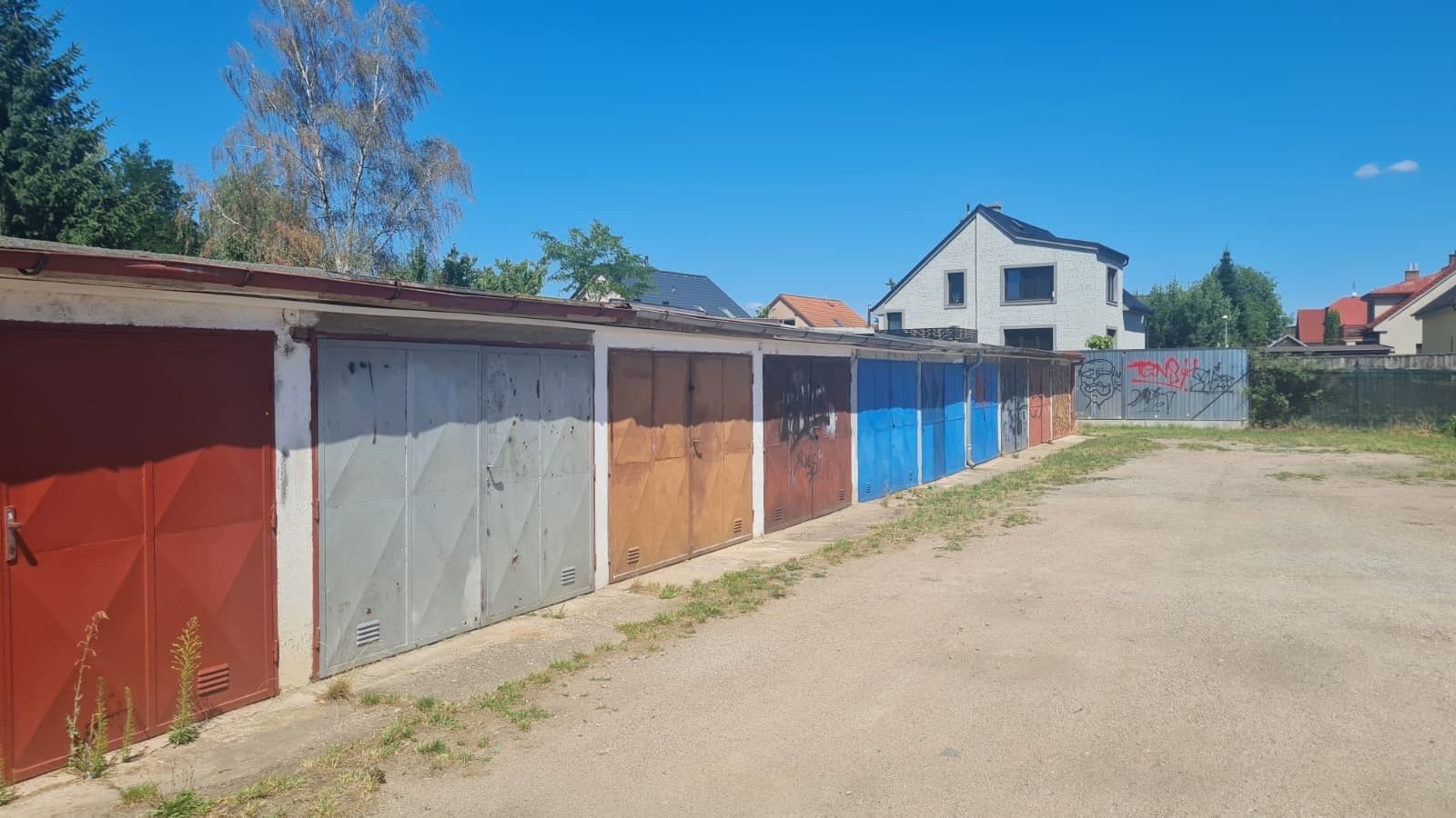 garage to rent, 18 m², Hradec Králové, Královéhradecký Region garage to rent, 18 m², Hradec Králové, Královéhradecký Region