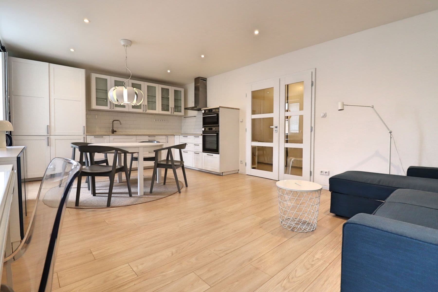 1 bedroom with open-plan kitchen flat to rent, 59 m², Jerevanská, Prague, Prague 1 bedroom with open-plan kitchen flat to rent, 59 m², Jerevanská, Prague, Prague