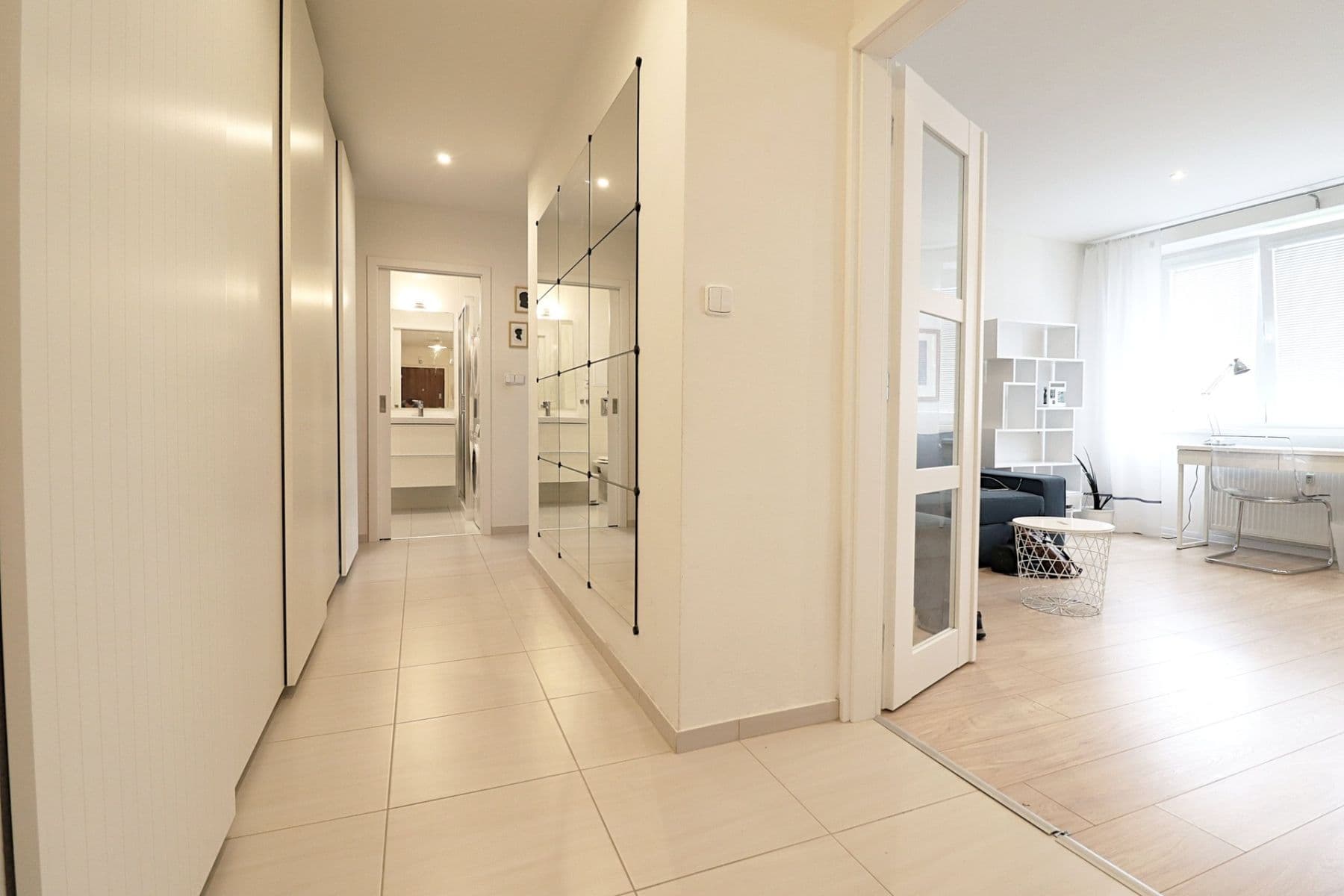 1 bedroom with open-plan kitchen flat to rent, 59 m², Jerevanská, Prague, Prague 1 bedroom with open-plan kitchen flat to rent, 59 m², Jerevanská, Prague, Prague