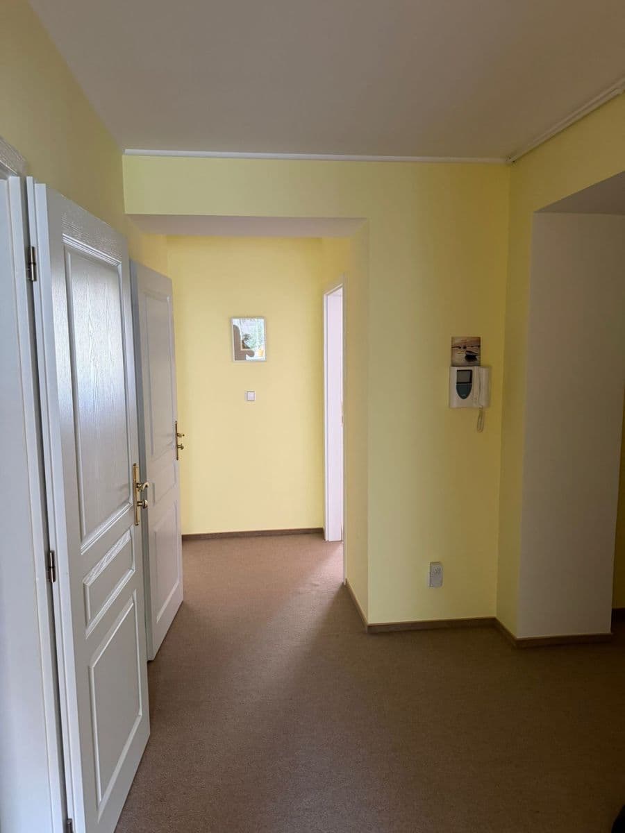 2 bedroom flat to rent, 80 m², Revoluční, Chomutov, Ústecký Region 2 bedroom flat to rent, 80 m², Revoluční, Chomutov, Ústecký Region