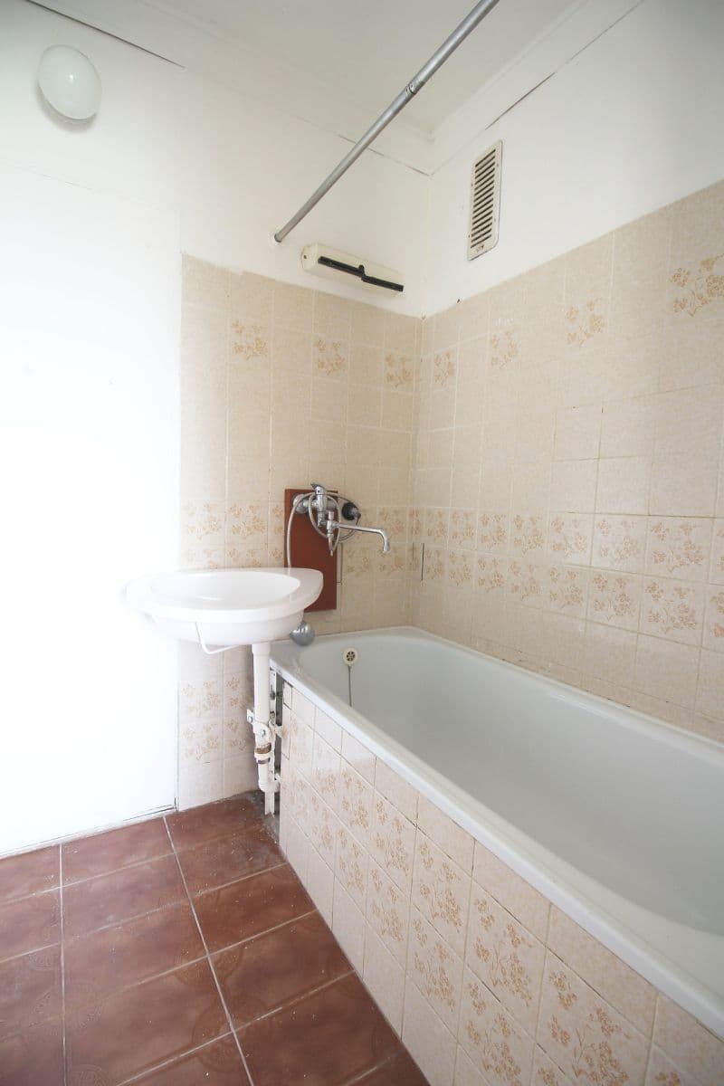 2 bedroom with open-plan kitchen flat to rent, 58 m², Americká, Kladno, Středočeský Region 2 bedroom with open-plan kitchen flat to rent, 58 m², Americká, Kladno, Středočeský Region