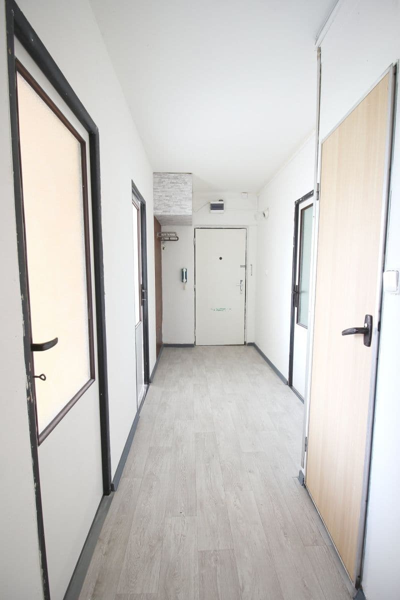 2 bedroom with open-plan kitchen flat to rent, 58 m², Americká, Kladno, Středočeský Region 2 bedroom with open-plan kitchen flat to rent, 58 m², Americká, Kladno, Středočeský Region