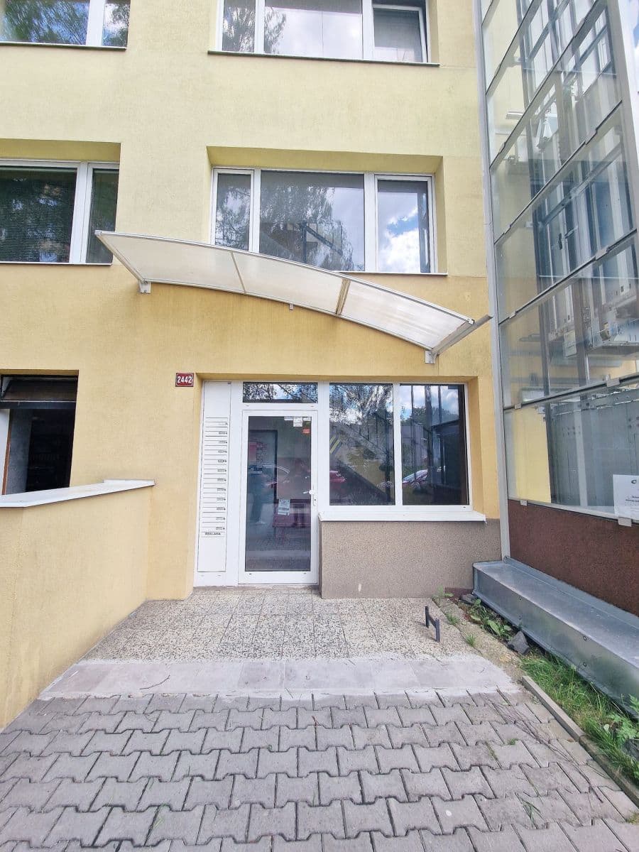 2 bedroom with open-plan kitchen flat to rent, 58 m², Americká, Kladno, Středočeský Region 2 bedroom with open-plan kitchen flat to rent, 58 m², Americká, Kladno, Středočeský Region