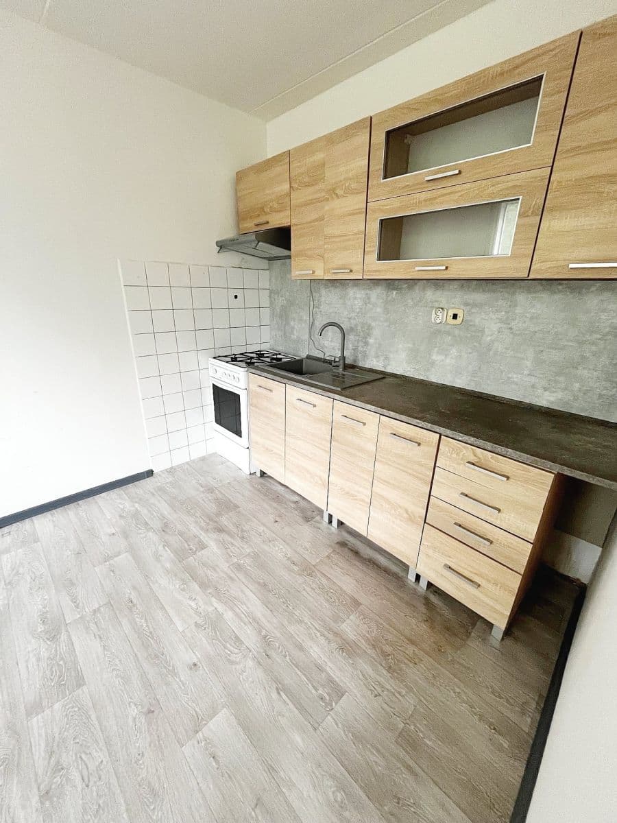 2 bedroom with open-plan kitchen flat to rent, 58 m², Americká, Kladno, Středočeský Region 2 bedroom with open-plan kitchen flat to rent, 58 m², Americká, Kladno, Středočeský Region