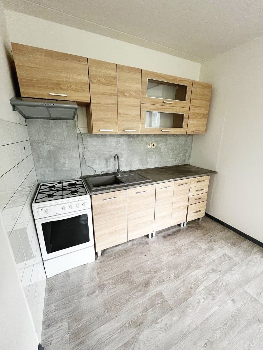2 bedroom with open-plan kitchen flat to rent, 58 m², Americká, Kladno, Středočeský Region 2 bedroom with open-plan kitchen flat to rent, 58 m², Americká, Kladno, Středočeský Region