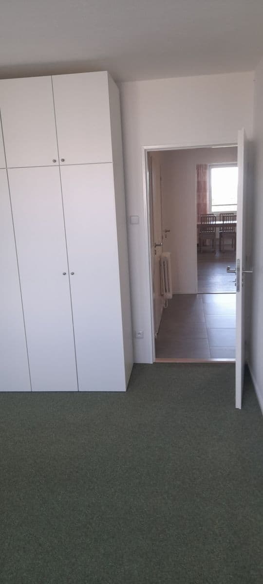 2 bedroom with open-plan kitchen flat to rent, 78 m², Lumiérů, Prague, Prague 2 bedroom with open-plan kitchen flat to rent, 78 m², Lumiérů, Prague, Prague