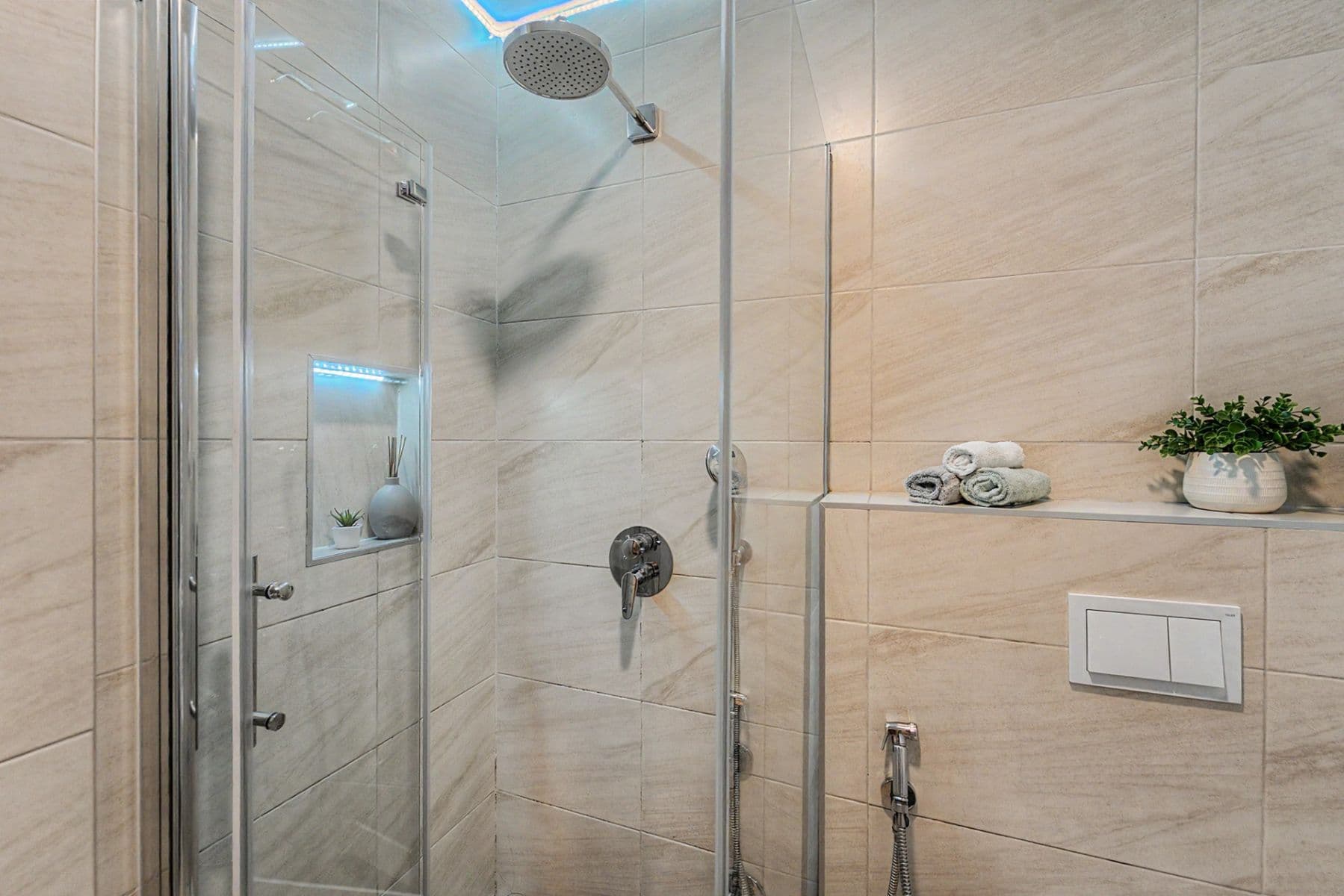 1 bedroom with open-plan kitchen flat for sale, 60 m², Lounských, Prague, Prague 1 bedroom with open-plan kitchen flat for sale, 60 m², Lounských, Prague, Prague