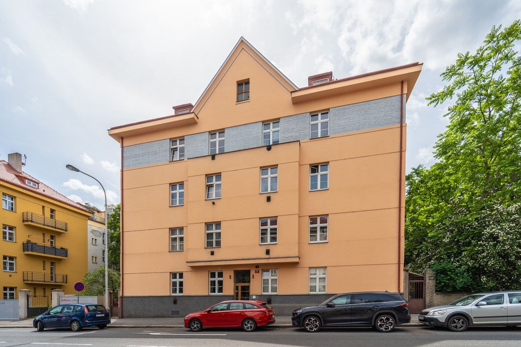 1 bedroom with open-plan kitchen flat for sale, 60 m², Lounských, Prague, Prague 1 bedroom with open-plan kitchen flat for sale, 60 m², Lounských, Prague, Prague