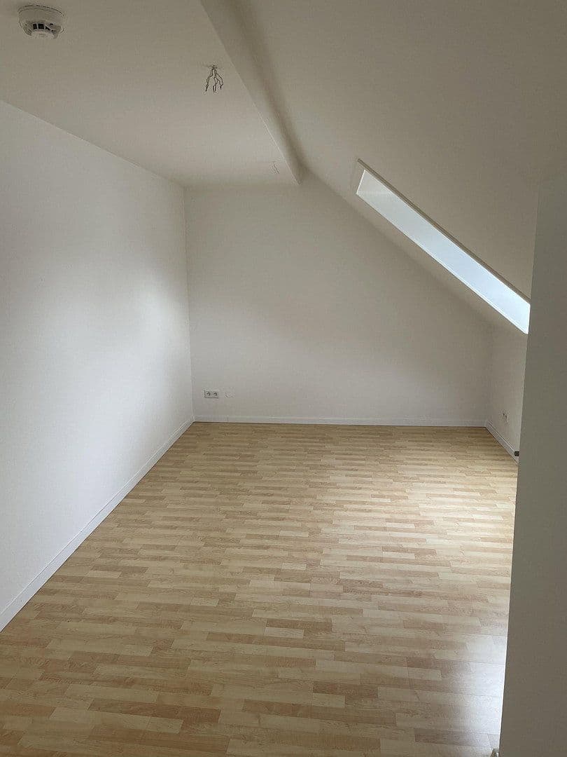 2 bedroom with open-plan kitchen flat to rent, 98 m², Obergasse 7, Mainhausen, Hesse 2 bedroom with open-plan kitchen flat to rent, 98 m², Obergasse 7, Mainhausen, Hesse