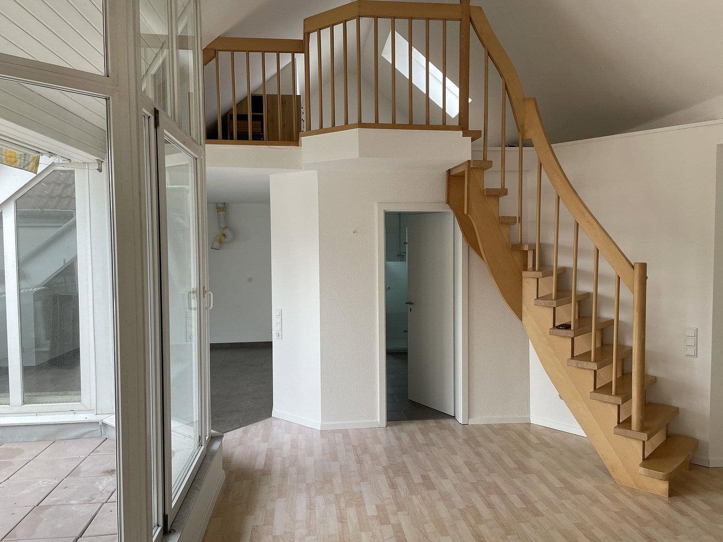 2 bedroom with open-plan kitchen flat to rent, 98 m², Obergasse 7, Mainhausen, Hesse 2 bedroom with open-plan kitchen flat to rent, 98 m², Obergasse 7, Mainhausen, Hesse