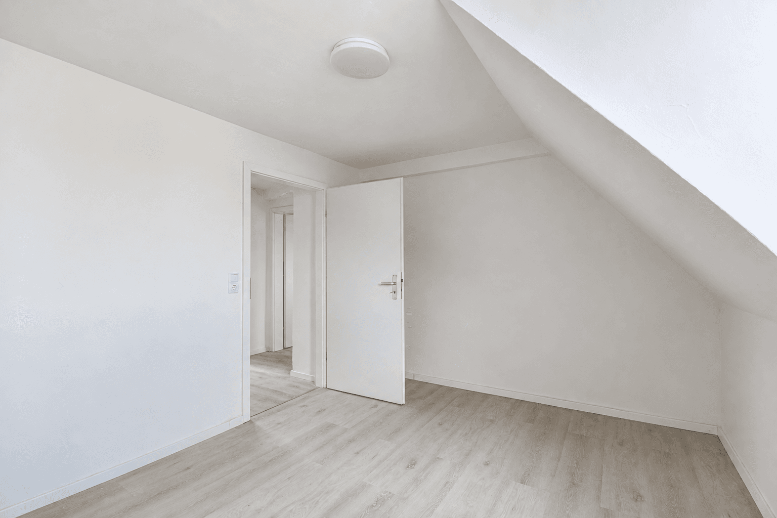 2 bedroom flat to rent, 74 m², Lingenfeld, Rhineland-Palatinate 2 bedroom flat to rent, 74 m², Lingenfeld, Rhineland-Palatinate