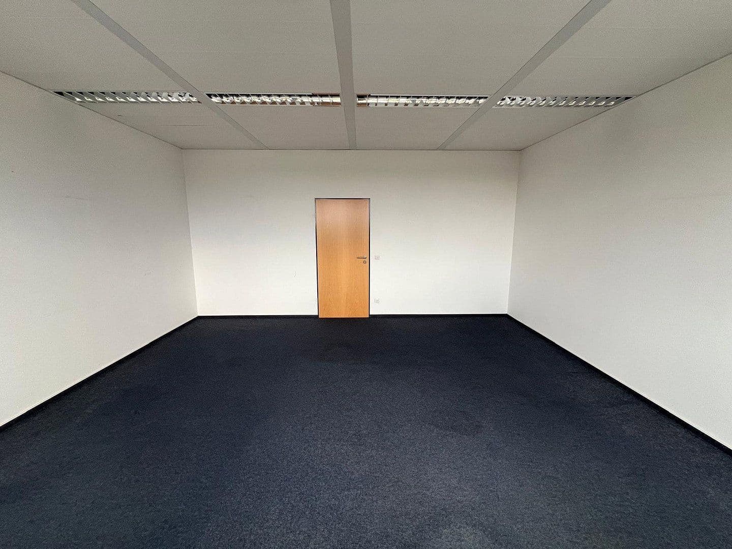 office to rent, 37 m², Rövertannen 13, Güstrow, Mecklenburg-Vorpommern office to rent, 37 m², Rövertannen 13, Güstrow, Mecklenburg-Vorpommern
