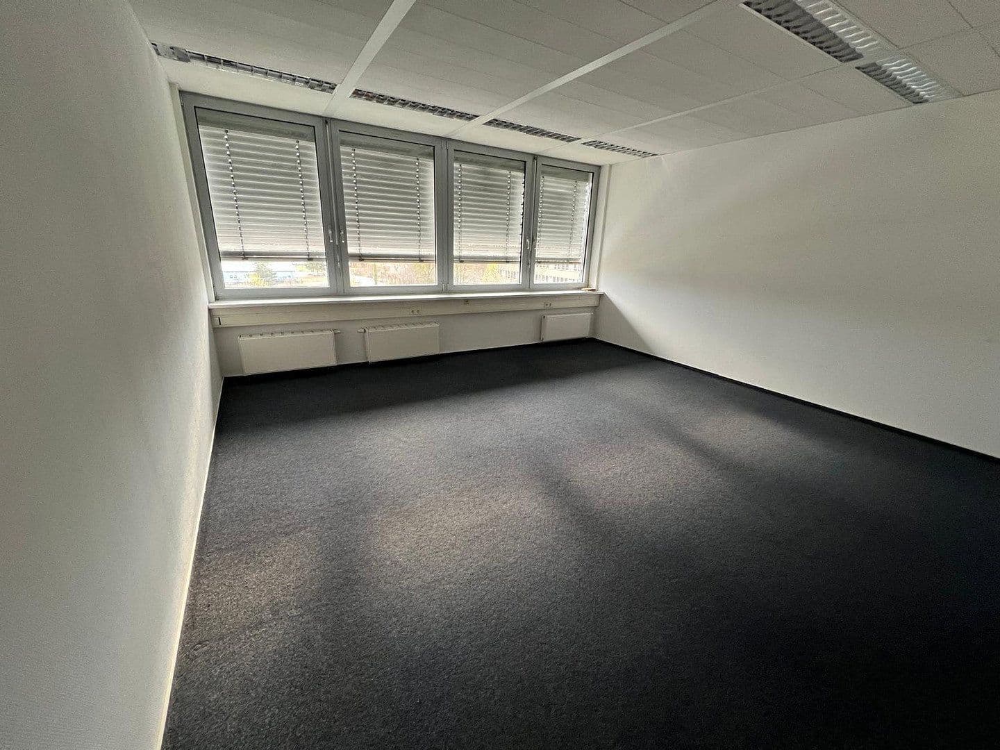 office to rent, 37 m², Rövertannen 13, Güstrow, Mecklenburg-Vorpommern office to rent, 37 m², Rövertannen 13, Güstrow, Mecklenburg-Vorpommern