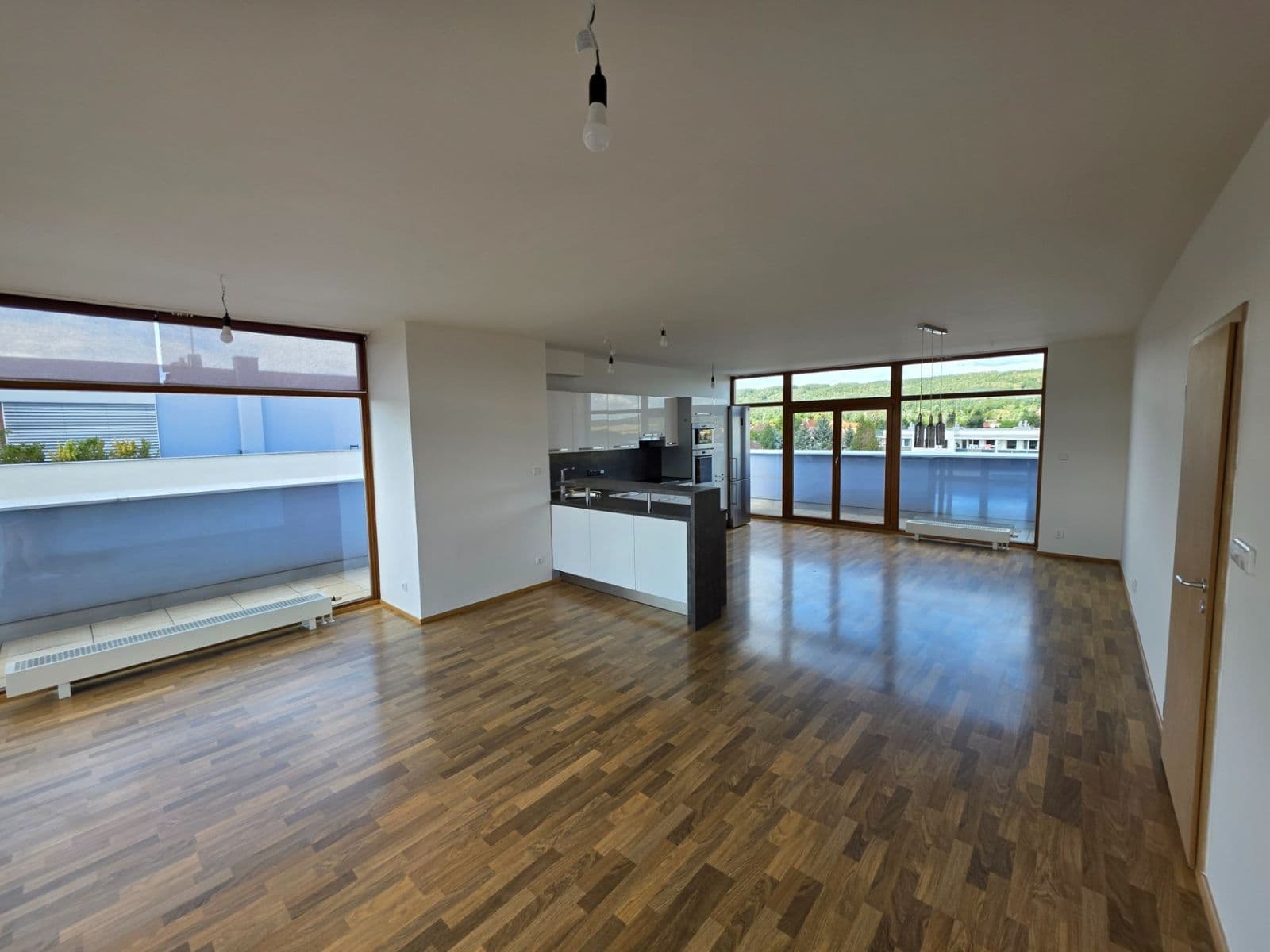 3 bedroom with open-plan kitchen flat to rent, 127 m², Ke Škole, Mníšek pod Brdy, Středočeský Region 3 bedroom with open-plan kitchen flat to rent, 127 m², Ke Škole, Mníšek pod Brdy, Středočeský Region
