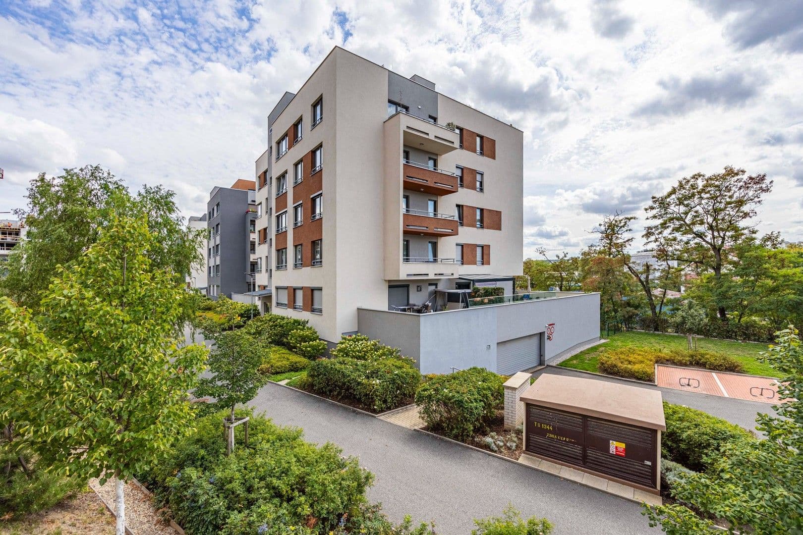 1 bedroom with open-plan kitchen flat to rent, 57 m², Krnkova, Prague, Prague 1 bedroom with open-plan kitchen flat to rent, 57 m², Krnkova, Prague, Prague