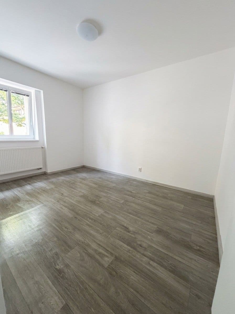 1 bedroom with open-plan kitchen flat to rent, 30 m², Antonína Dvořáka, Dobříš, Středočeský Region 1 bedroom with open-plan kitchen flat to rent, 30 m², Antonína Dvořáka, Dobříš, Středočeský Region
