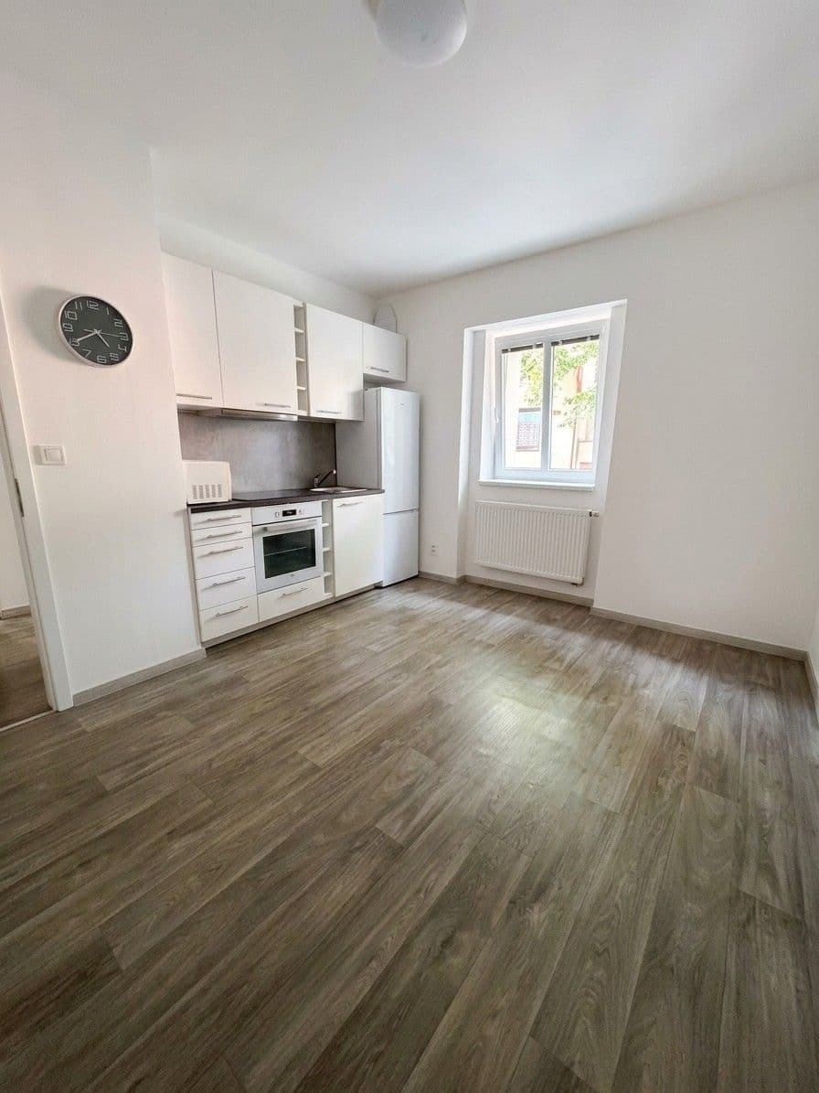 1 bedroom with open-plan kitchen flat to rent, 30 m², Antonína Dvořáka, Dobříš, Středočeský Region 1 bedroom with open-plan kitchen flat to rent, 30 m², Antonína Dvořáka, Dobříš, Středočeský Region