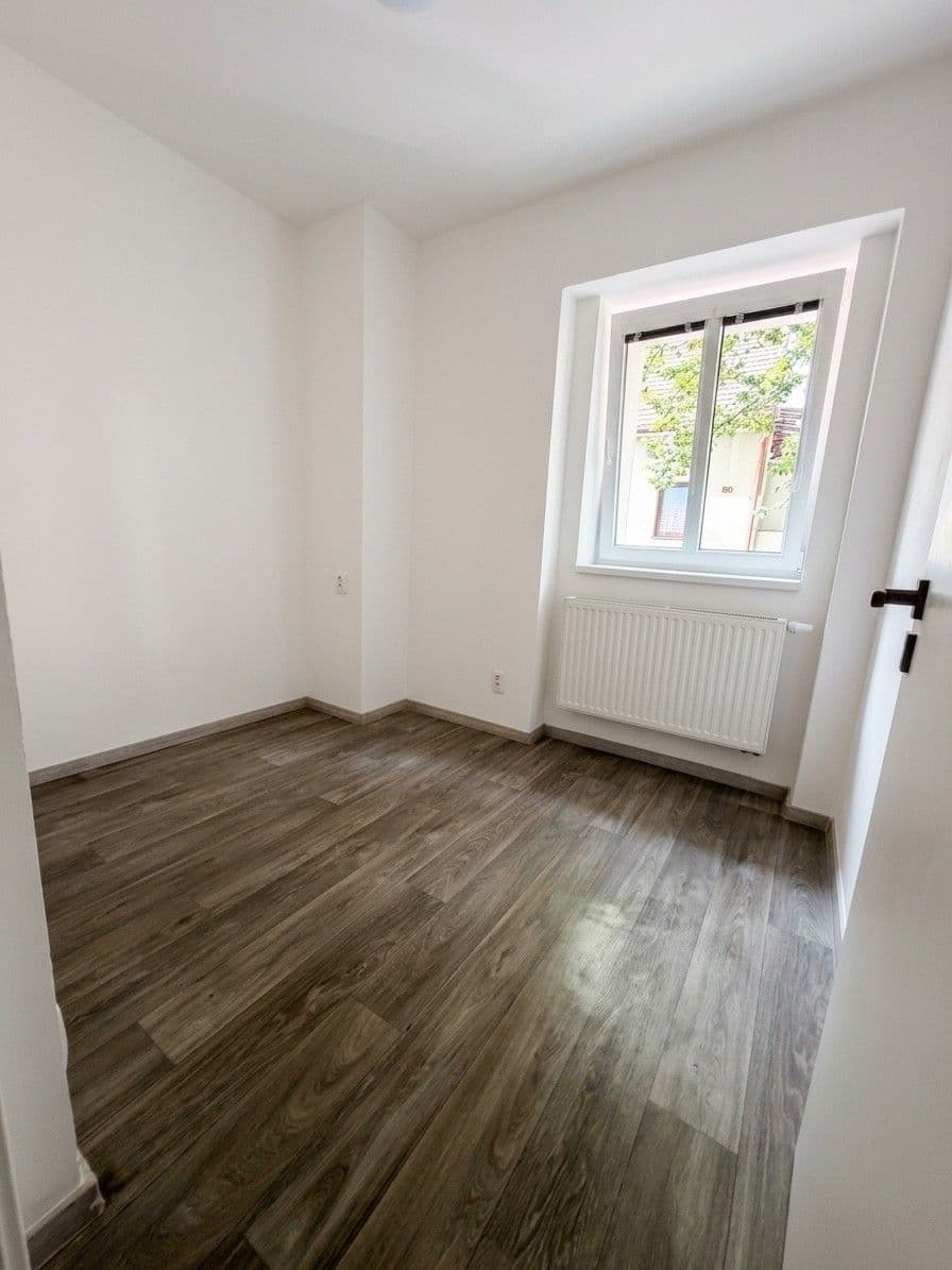 1 bedroom with open-plan kitchen flat to rent, 30 m², Antonína Dvořáka, Dobříš, Středočeský Region 1 bedroom with open-plan kitchen flat to rent, 30 m², Antonína Dvořáka, Dobříš, Středočeský Region