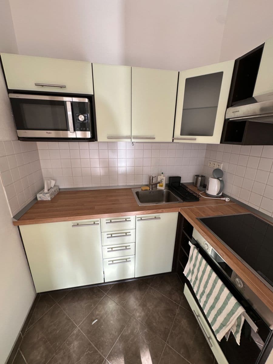 Studio flat to rent, 32 m², Prachnerova, Prague, Prague Studio flat to rent, 32 m², Prachnerova, Prague, Prague