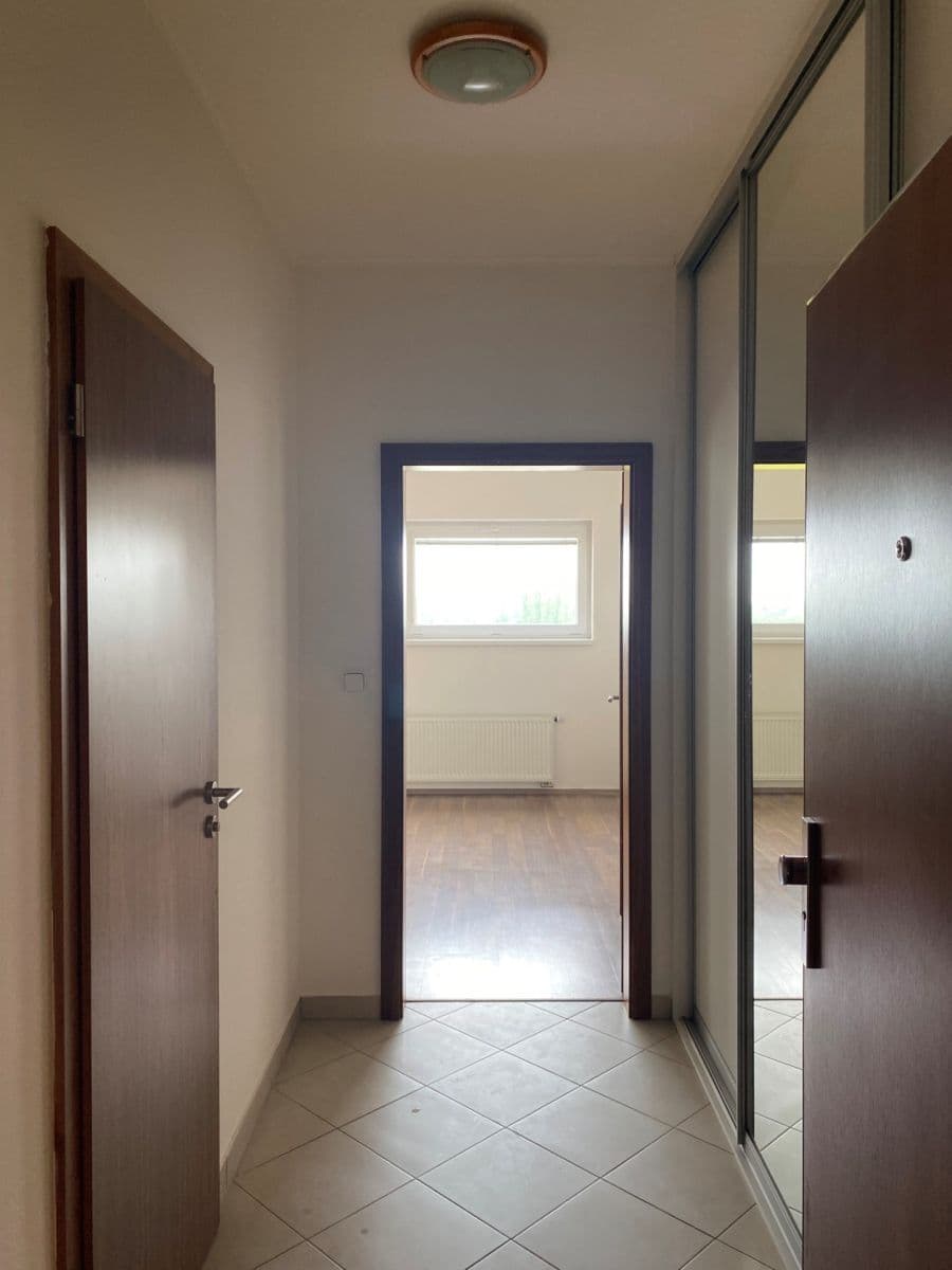 Studio flat to rent, 40 m², Miroslava Hajna, Prague, Prague Studio flat to rent, 40 m², Miroslava Hajna, Prague, Prague