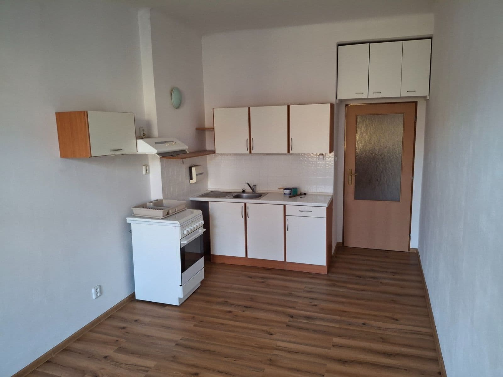 1 bedroom with open-plan kitchen flat to rent, 39 m², Pod Vilami, Prague, Prague 1 bedroom with open-plan kitchen flat to rent, 39 m², Pod Vilami, Prague, Prague