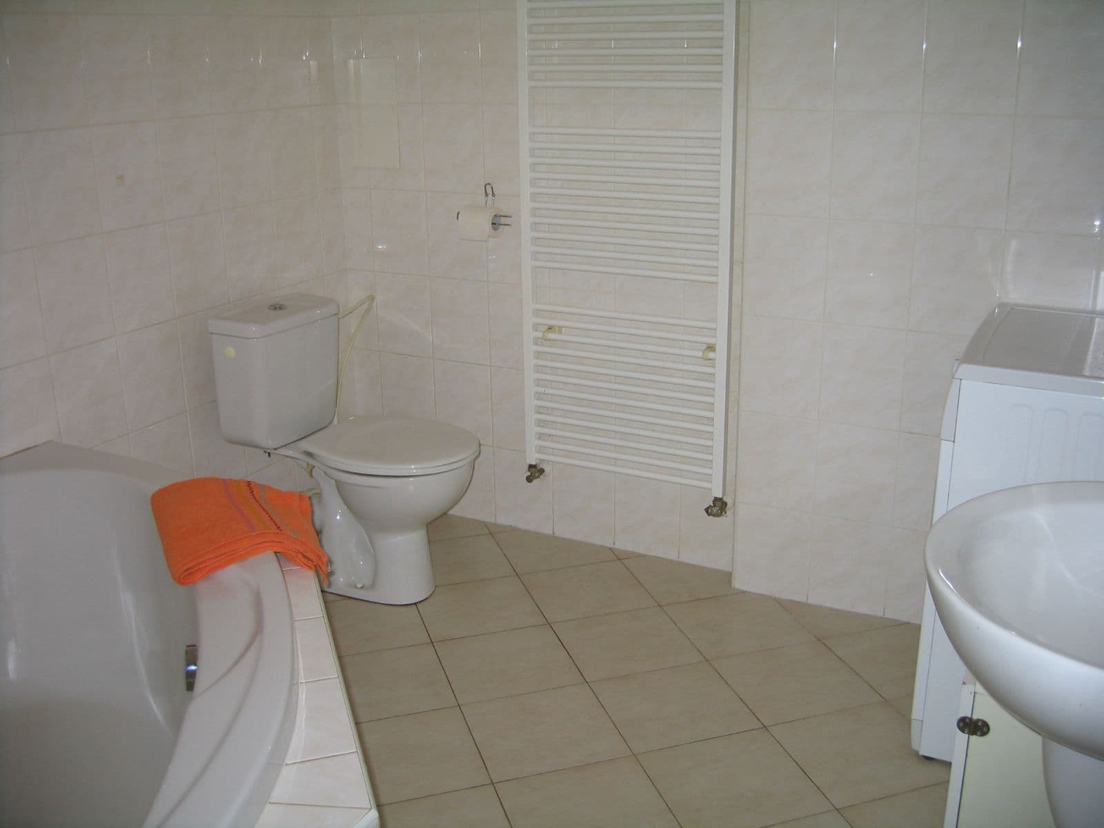 1 bedroom with open-plan kitchen flat to rent, 58 m², Velvarská, Horoměřice, Středočeský Region 1 bedroom with open-plan kitchen flat to rent, 58 m², Velvarská, Horoměřice, Středočeský Region