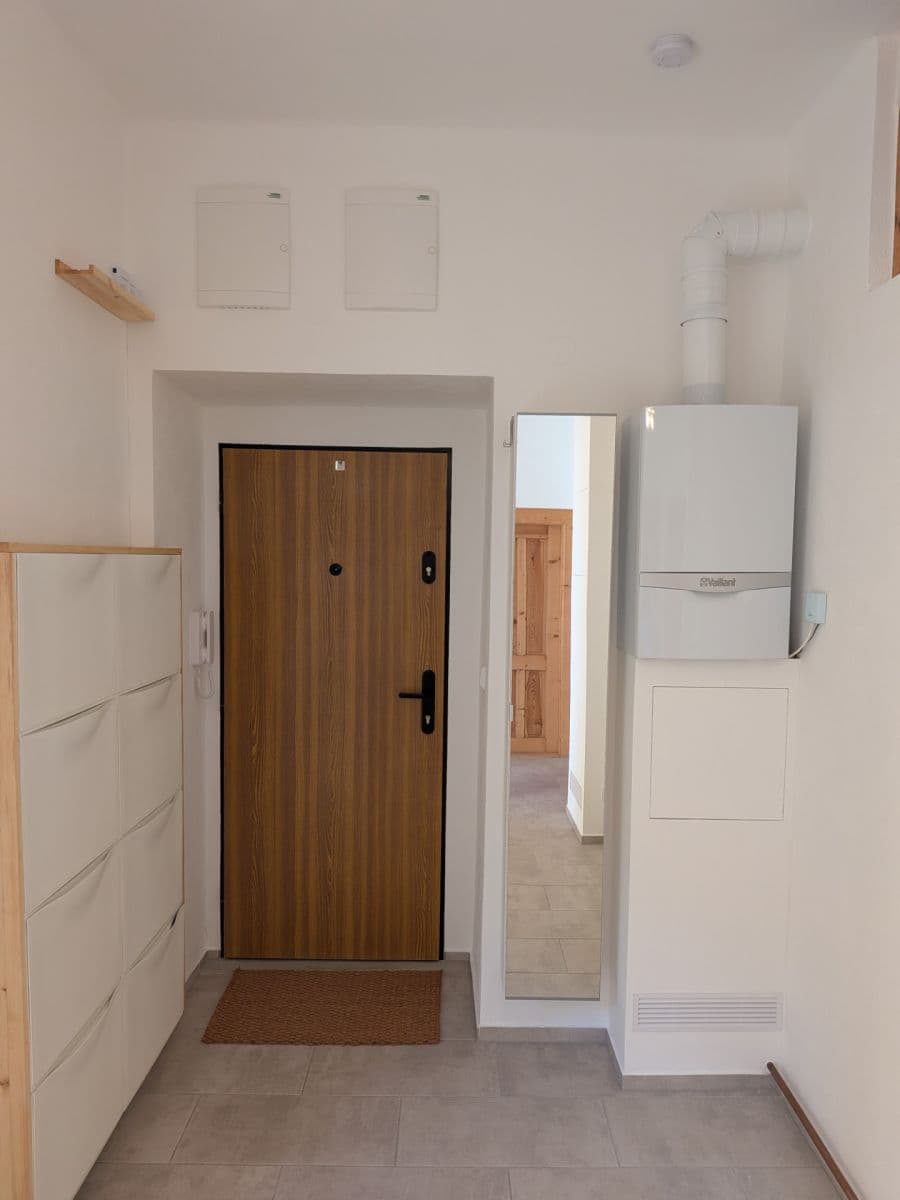 1 bedroom with open-plan kitchen flat to rent, 66 m², Edvarda Beneše, Plzeň, Plzeňský Region 1 bedroom with open-plan kitchen flat to rent, 66 m², Edvarda Beneše, Plzeň, Plzeňský Region