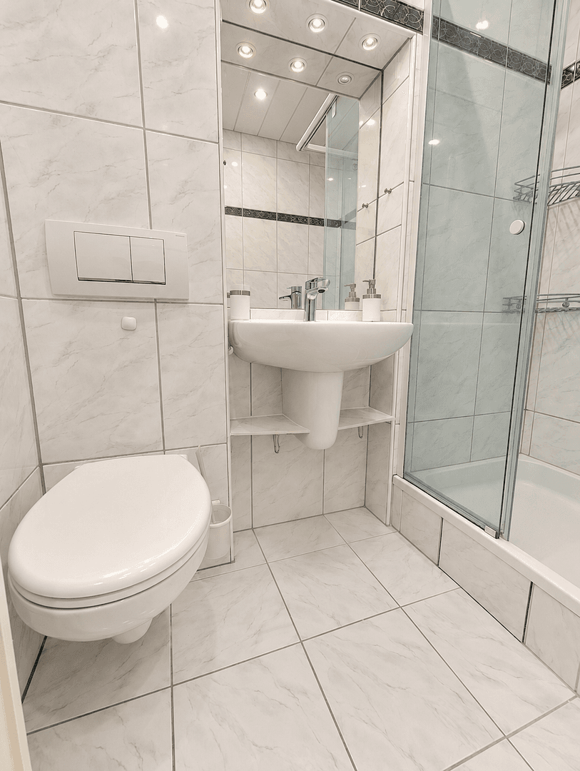 3 bedroom with open-plan kitchen flat to rent, 129 m², Karlsruhe, Baden-Württemberg 3 bedroom with open-plan kitchen flat to rent, 129 m², Karlsruhe, Baden-Württemberg