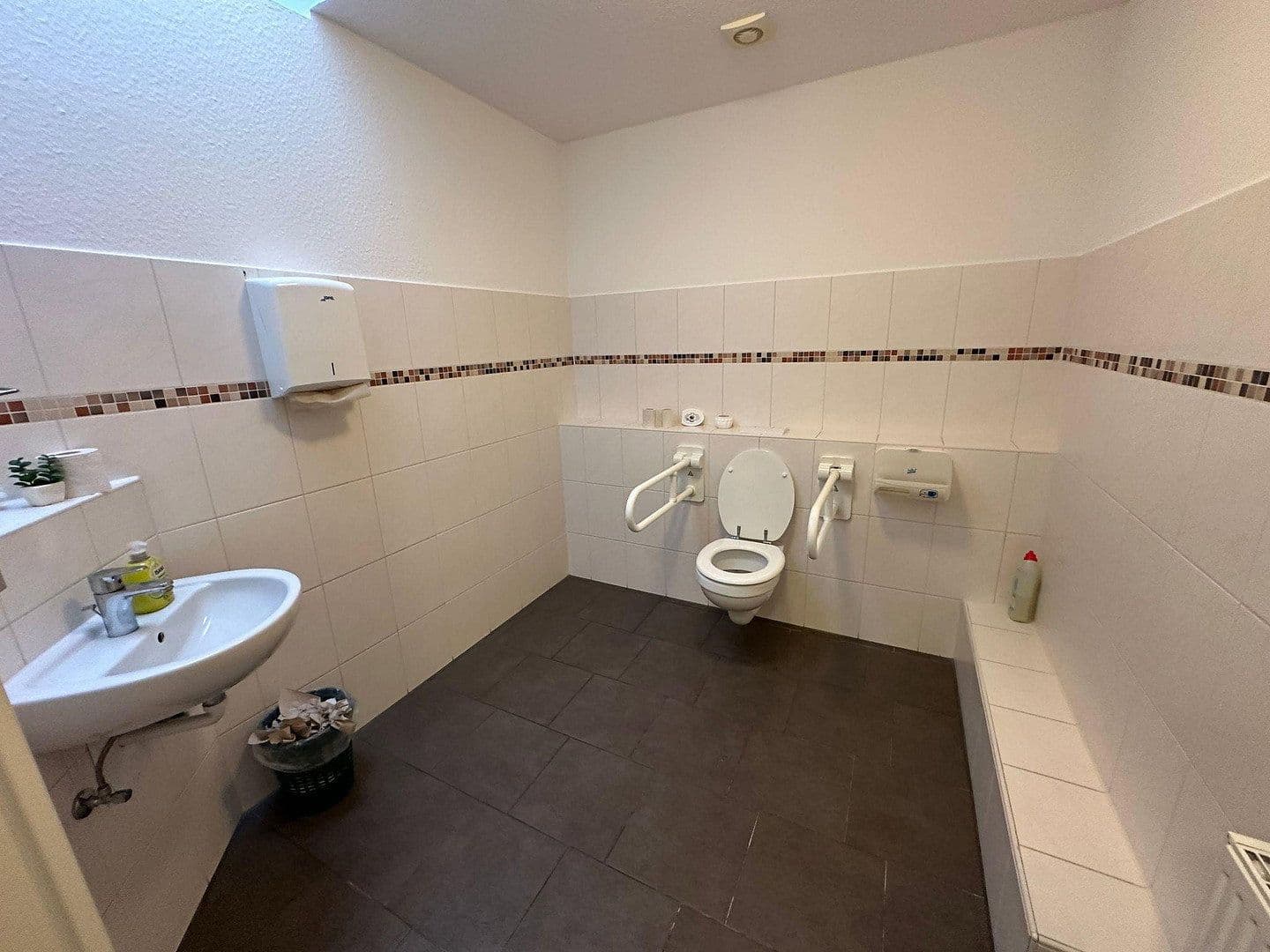 non-residential property to rent, 177 m², Lange Straße 51, Wangerland, Lower Saxony non-residential property to rent, 177 m², Lange Straße 51, Wangerland, Lower Saxony