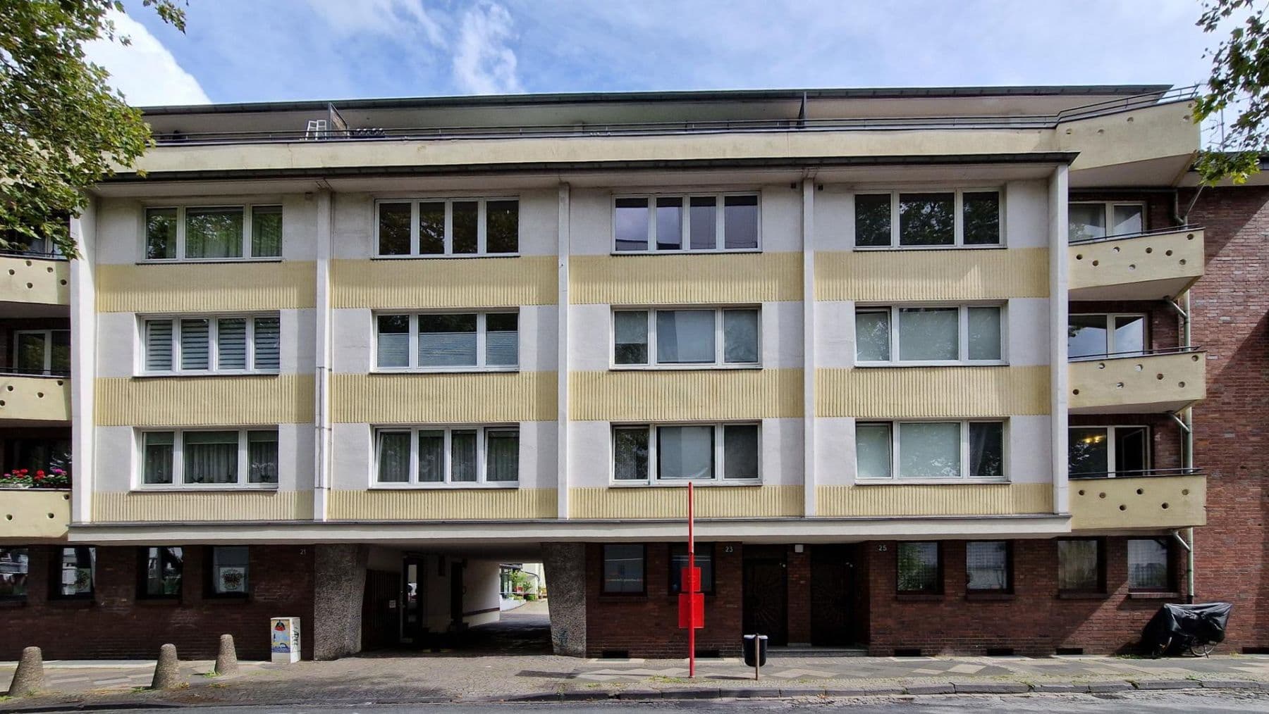 2 bedroom with open-plan kitchen flat for sale, 137 m², Leverkusen, North Rhine-Westphalia 2 bedroom with open-plan kitchen flat for sale, 137 m², Leverkusen, North Rhine-Westphalia
