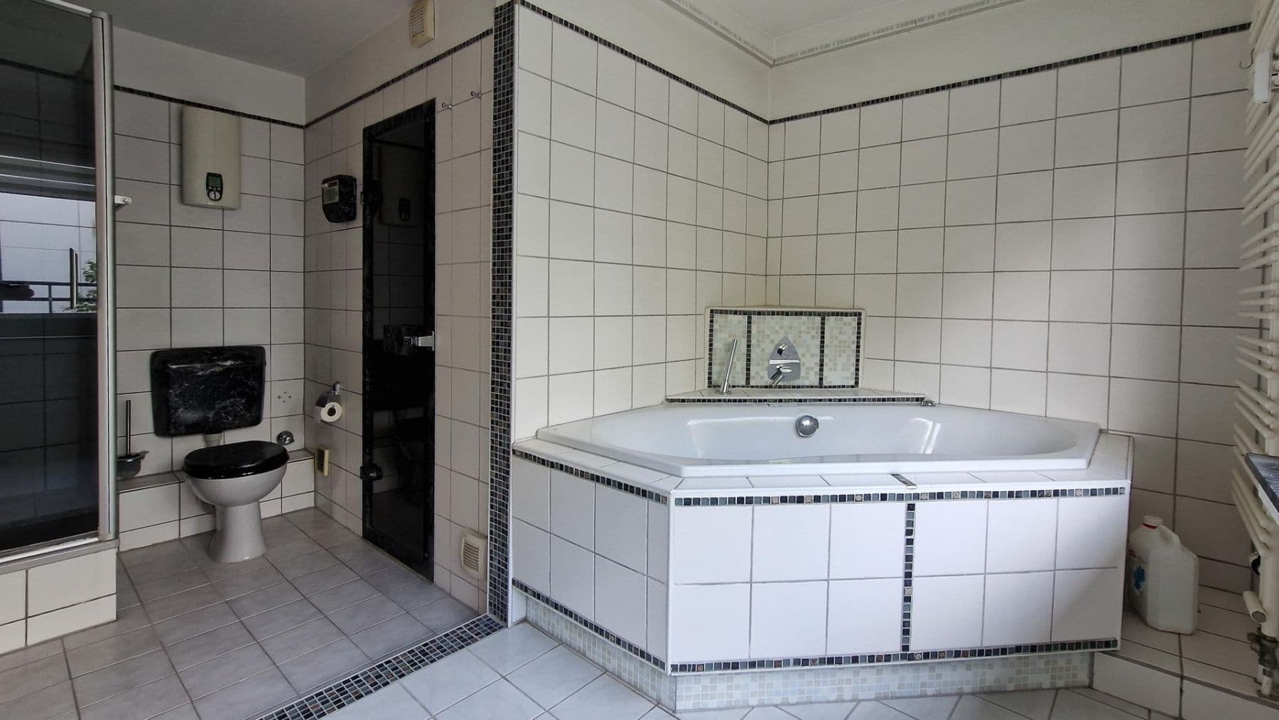2 bedroom with open-plan kitchen flat for sale, 137 m², Leverkusen, North Rhine-Westphalia 2 bedroom with open-plan kitchen flat for sale, 137 m², Leverkusen, North Rhine-Westphalia