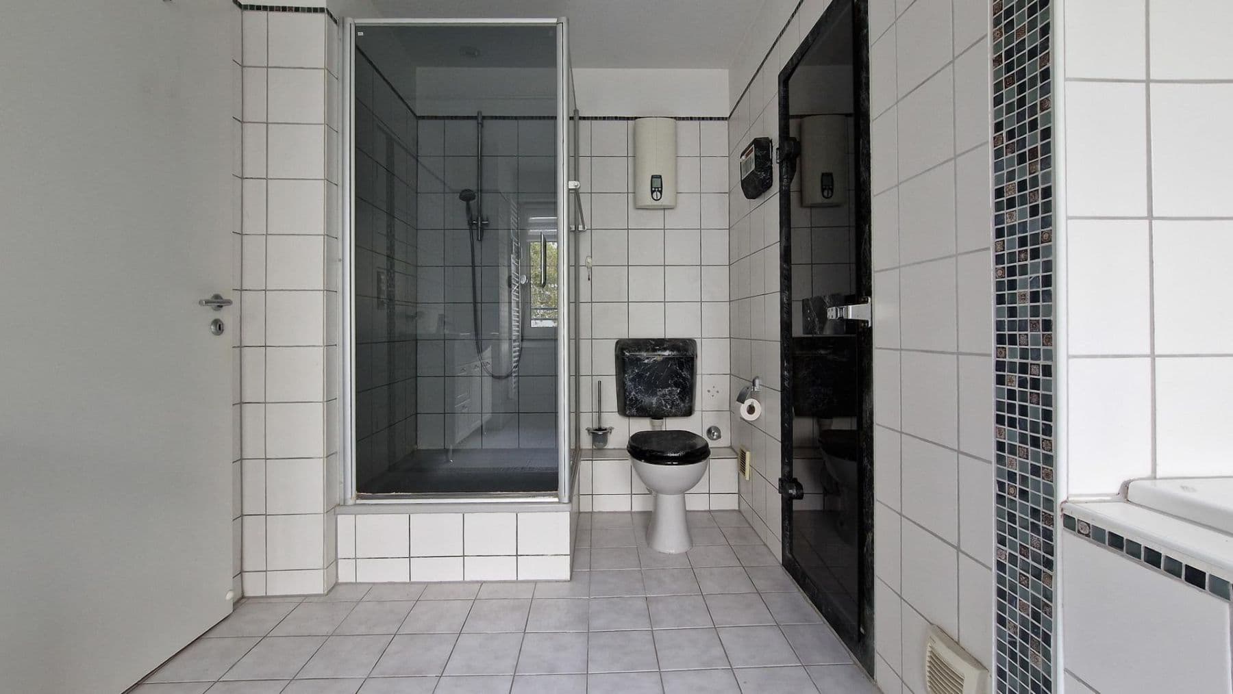 2 bedroom with open-plan kitchen flat for sale, 137 m², Leverkusen, North Rhine-Westphalia 2 bedroom with open-plan kitchen flat for sale, 137 m², Leverkusen, North Rhine-Westphalia