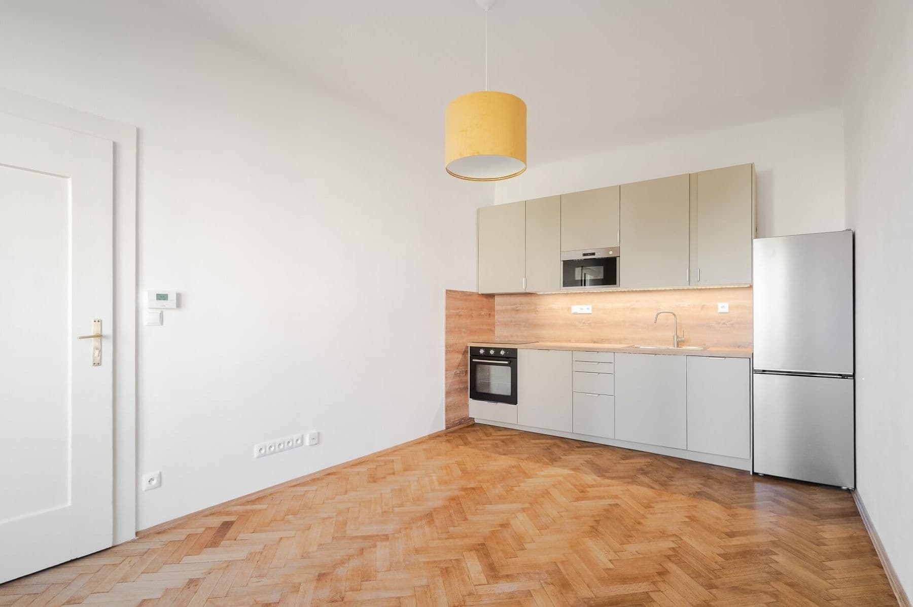 1 bedroom with open-plan kitchen flat to rent, 43 m², Myslbekova, Prague, Prague 1 bedroom with open-plan kitchen flat to rent, 43 m², Myslbekova, Prague, Prague