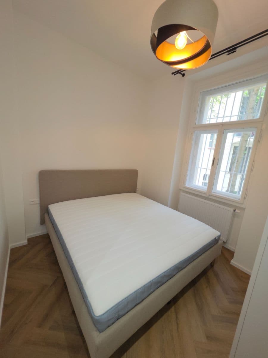 1 bedroom with open-plan kitchen flat to rent, 36 m², Na Kozačce, Prague, Prague 1 bedroom with open-plan kitchen flat to rent, 36 m², Na Kozačce, Prague, Prague