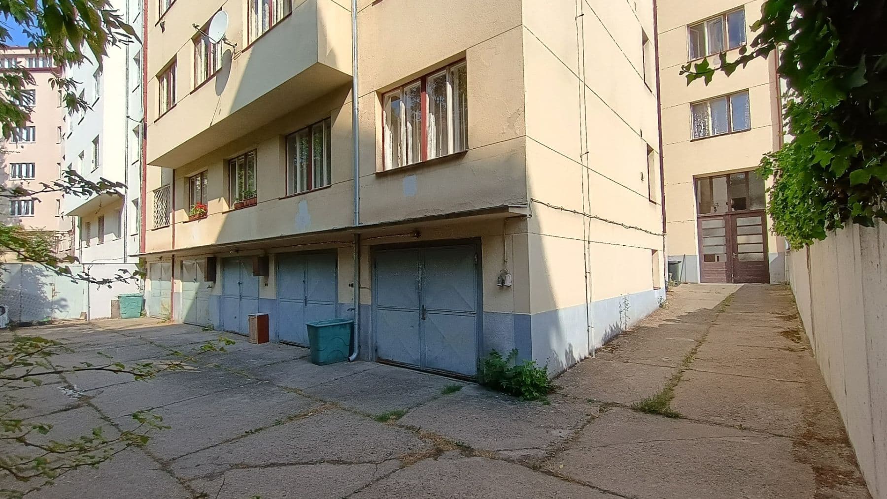 garage to rent, 20 m², Prague, Prague garage to rent, 20 m², Prague, Prague