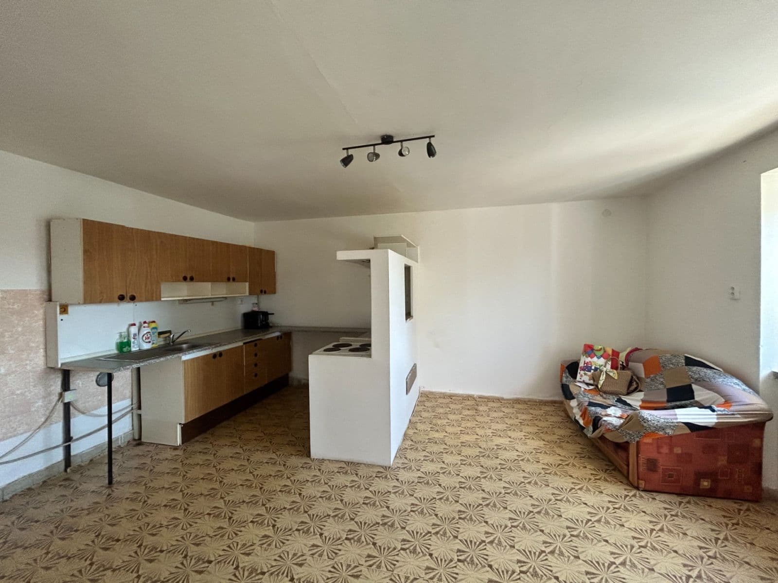 2 bedroom with open-plan kitchen flat for sale, 70 m², Revoluční, Žďár nad Sázavou, Vysočina Region 2 bedroom with open-plan kitchen flat for sale, 70 m², Revoluční, Žďár nad Sázavou, Vysočina Region
