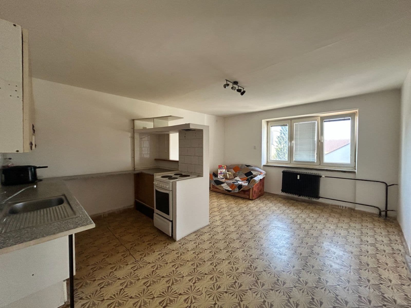 2 bedroom with open-plan kitchen flat for sale, 70 m², Revoluční, Žďár nad Sázavou, Vysočina Region 2 bedroom with open-plan kitchen flat for sale, 70 m², Revoluční, Žďár nad Sázavou, Vysočina Region