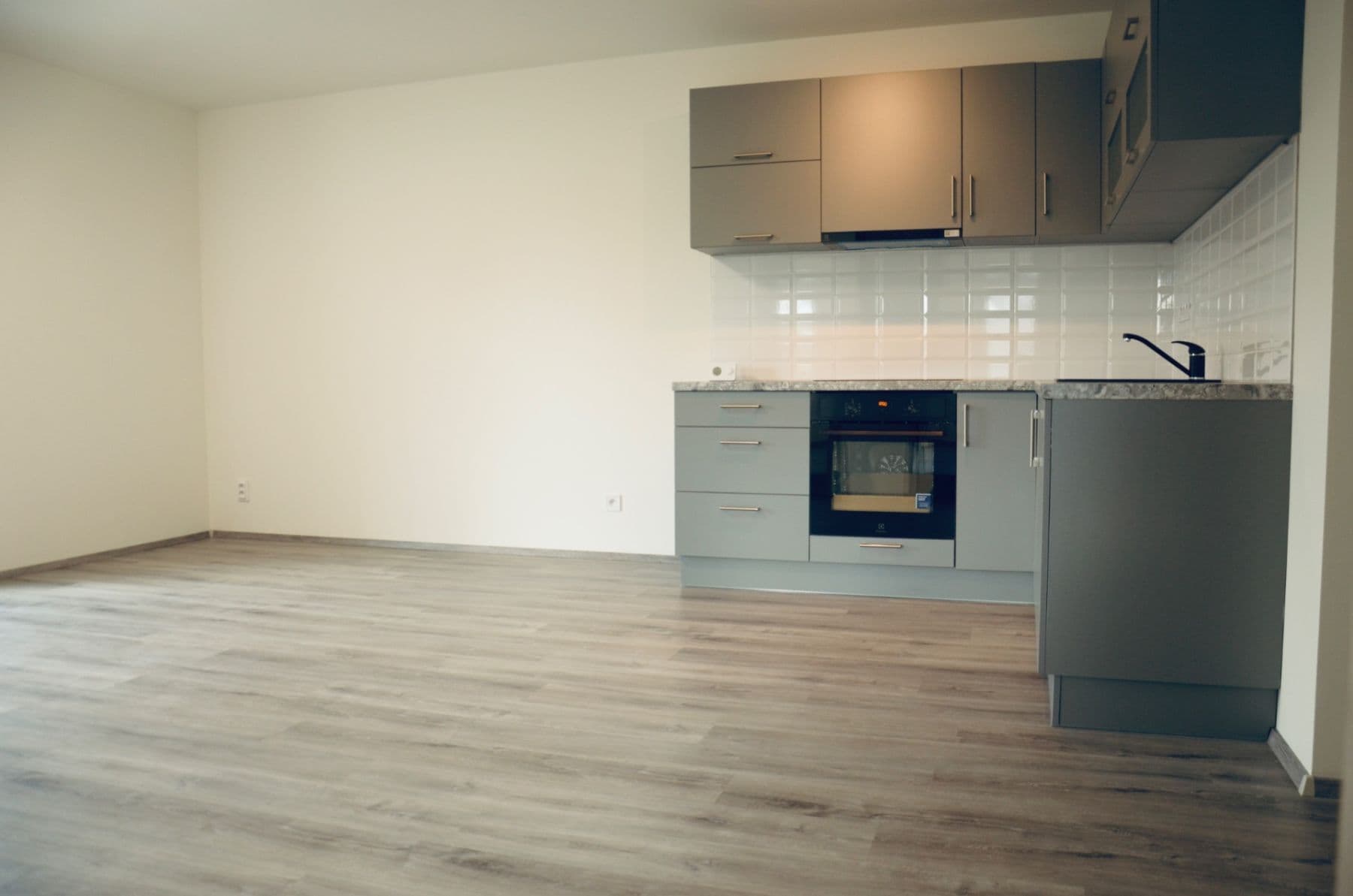 2 bedroom with open-plan kitchen flat to rent, 52 m², Vranov, Středočeský Region 2 bedroom with open-plan kitchen flat to rent, 52 m², Vranov, Středočeský Region