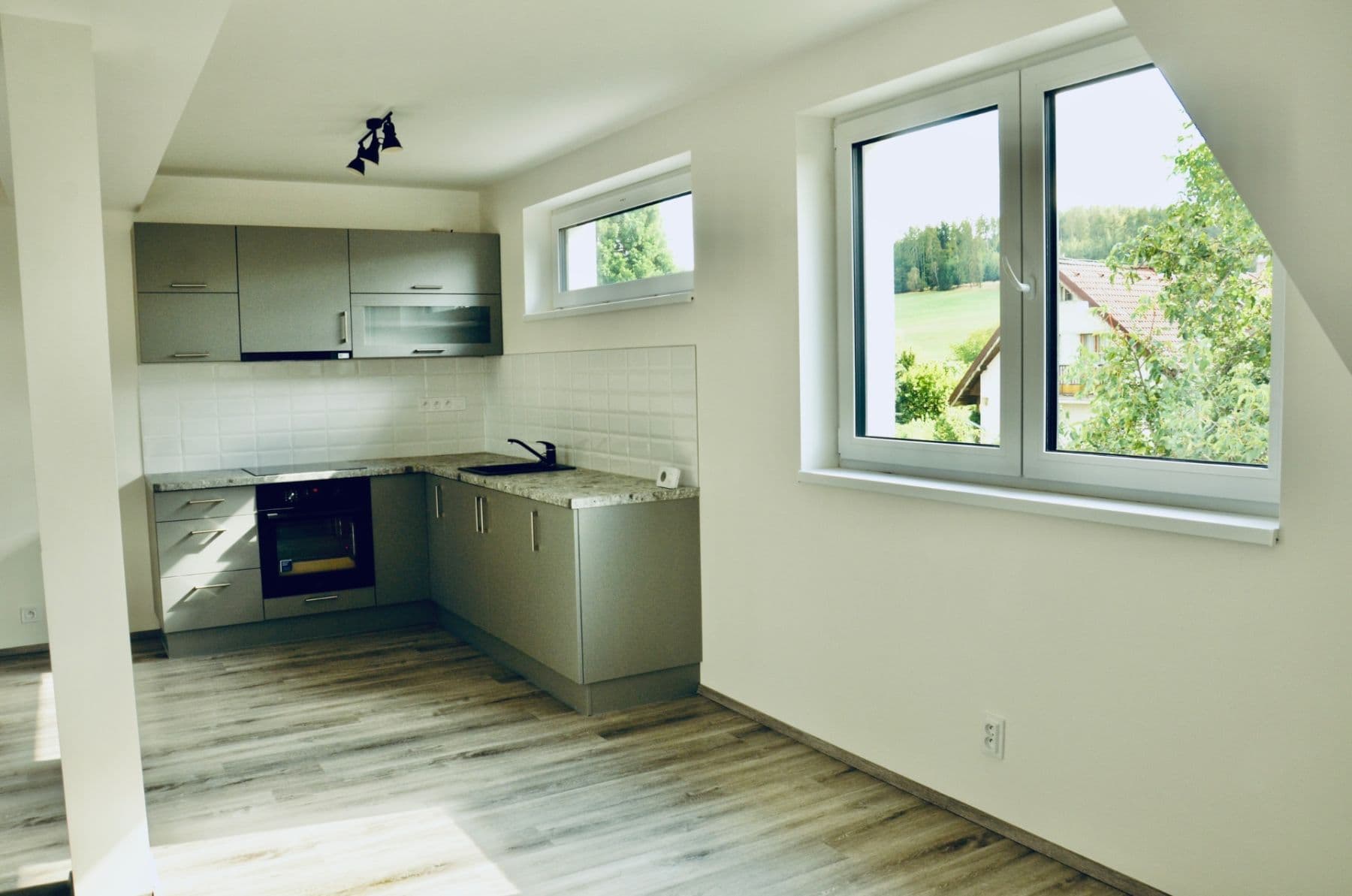 1 bedroom with open-plan kitchen flat to rent, 52 m², Vranov, Středočeský Region 1 bedroom with open-plan kitchen flat to rent, 52 m², Vranov, Středočeský Region