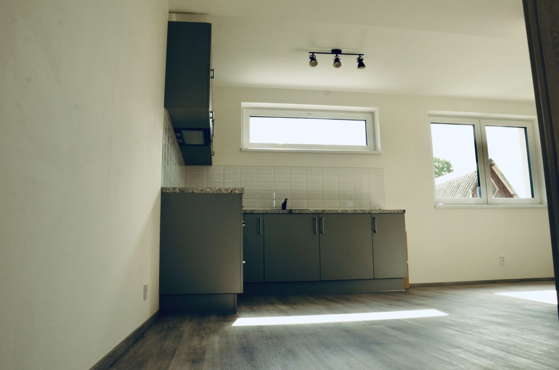 1 bedroom with open-plan kitchen flat to rent, 52 m², Vranov, Středočeský Region 1 bedroom with open-plan kitchen flat to rent, 52 m², Vranov, Středočeský Region