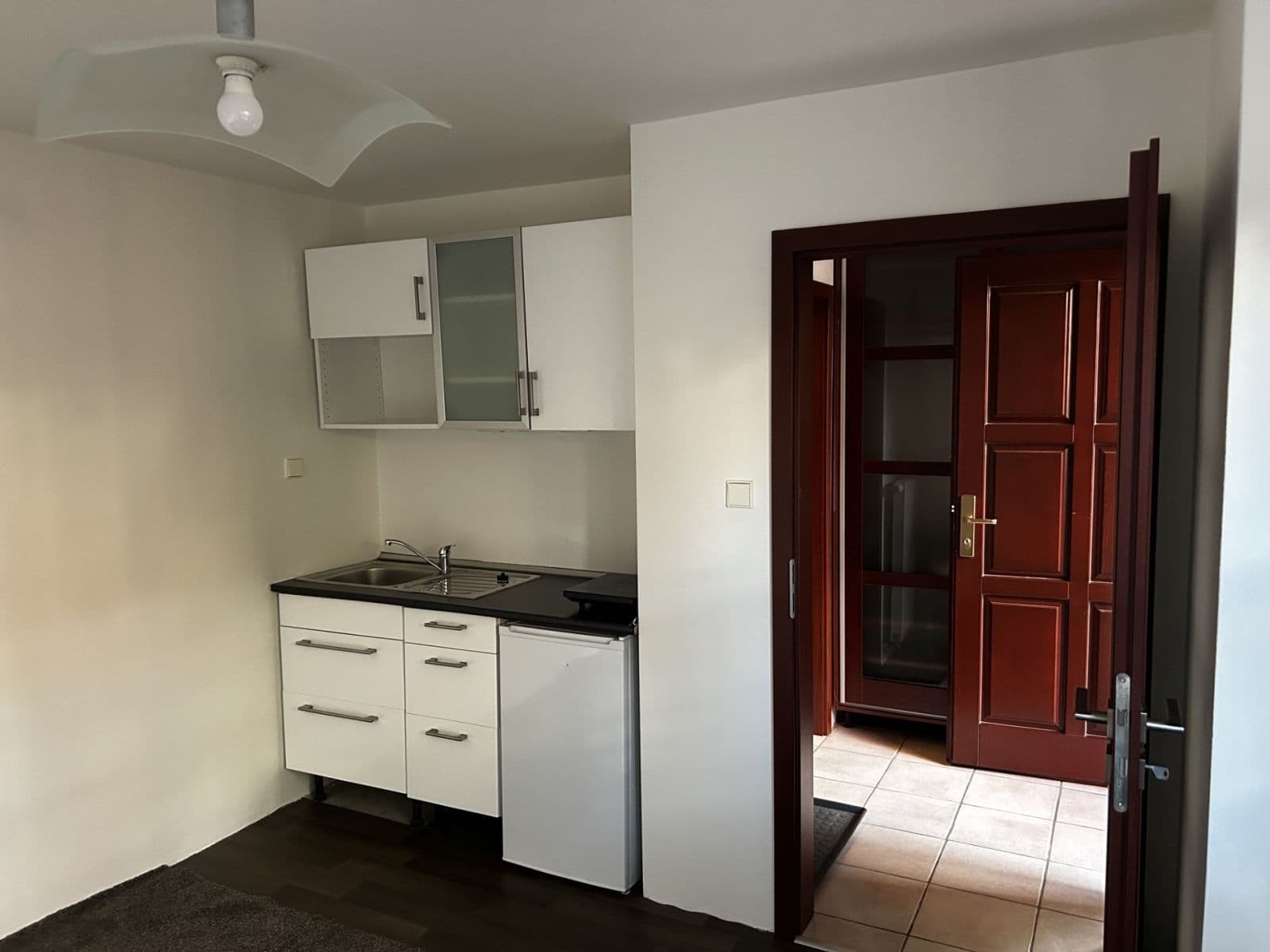 Studio flat to rent, 19 m², Smíchovská, Prague, Prague Studio flat to rent, 19 m², Smíchovská, Prague, Prague