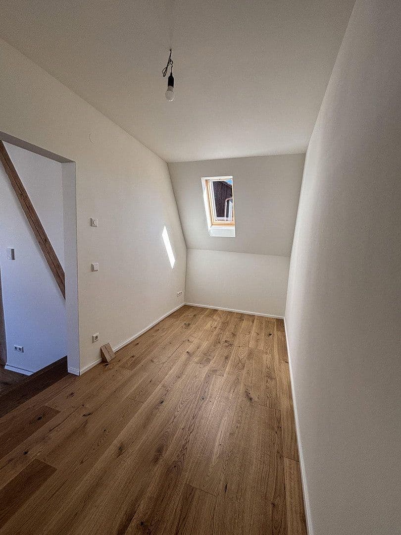 3 bedroom with open-plan kitchen flat to rent, 147 m², Niefern-Öschelbronn, Baden-Württemberg 3 bedroom with open-plan kitchen flat to rent, 147 m², Niefern-Öschelbronn, Baden-Württemberg