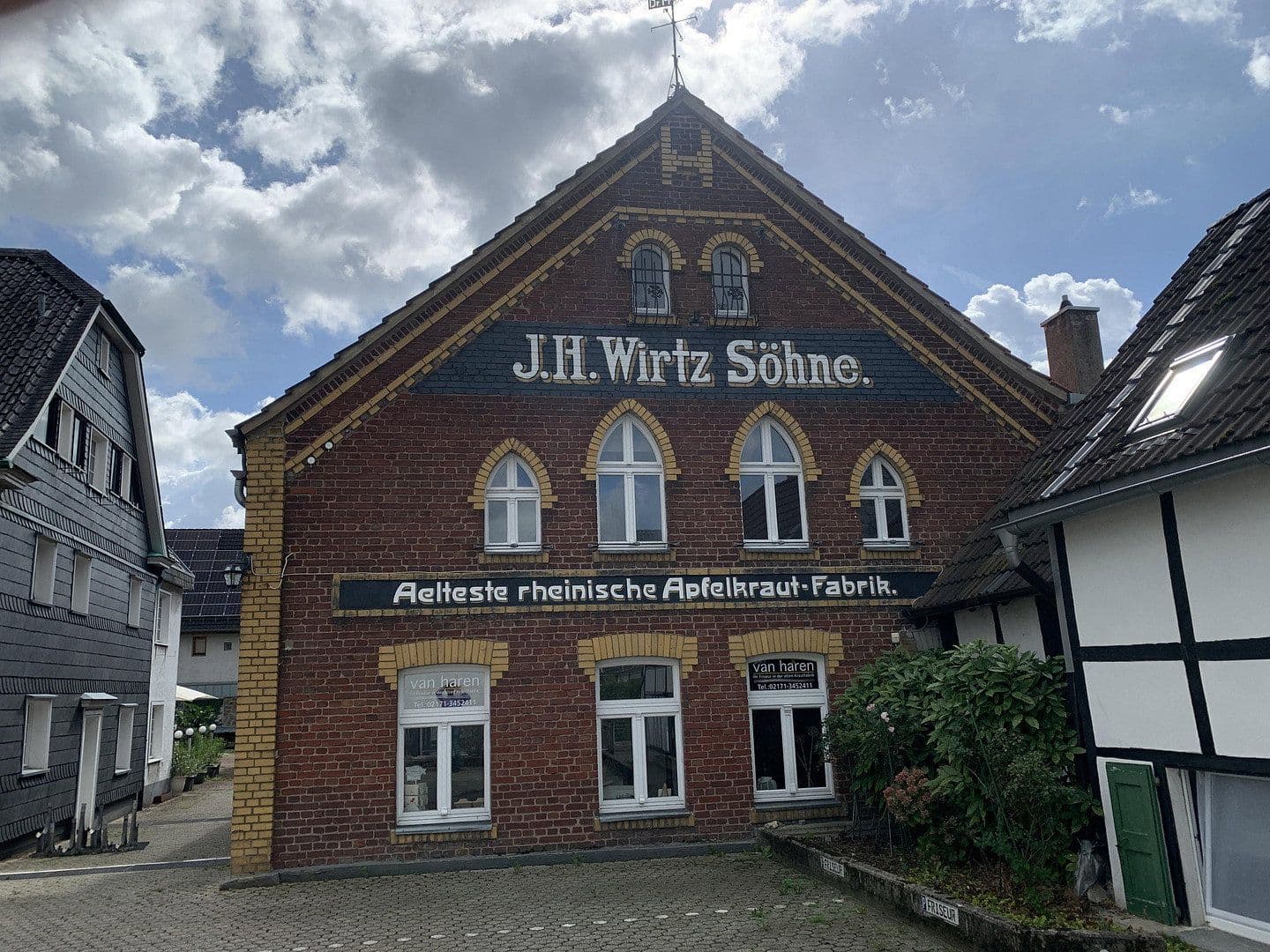 4 bedroom flat to rent, 92 m², Burscheider Str. 106b, Leverkusen, North Rhine-Westphalia 4 bedroom flat to rent, 92 m², Burscheider Str. 106b, Leverkusen, North Rhine-Westphalia
