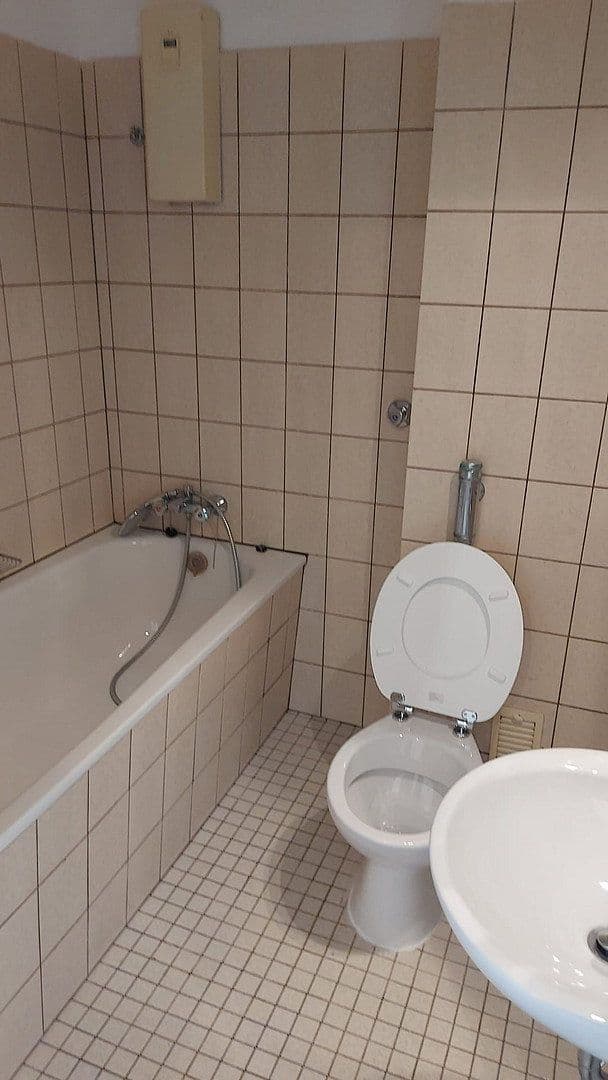Studio flat to rent, 44 m², Hövelstraße 28, Essen, Deutschland, Essen, North Rhine-Westphalia Studio flat to rent, 44 m², Hövelstraße 28, Essen, Deutschland, Essen, North Rhine-Westphalia