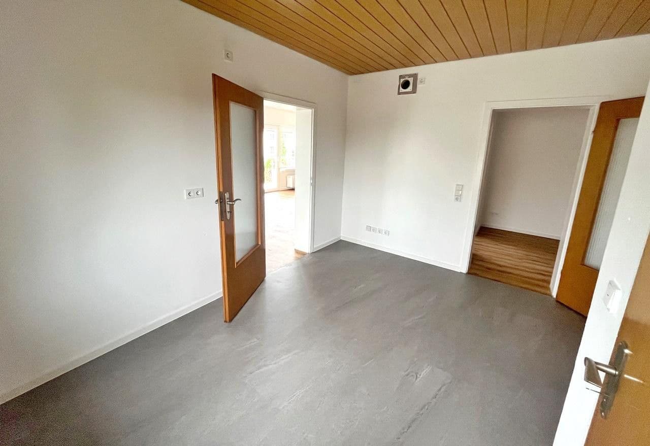 3 bedroom with open-plan kitchen flat to rent, 135 m², Frankfurt, Hesse 3 bedroom with open-plan kitchen flat to rent, 135 m², Frankfurt, Hesse