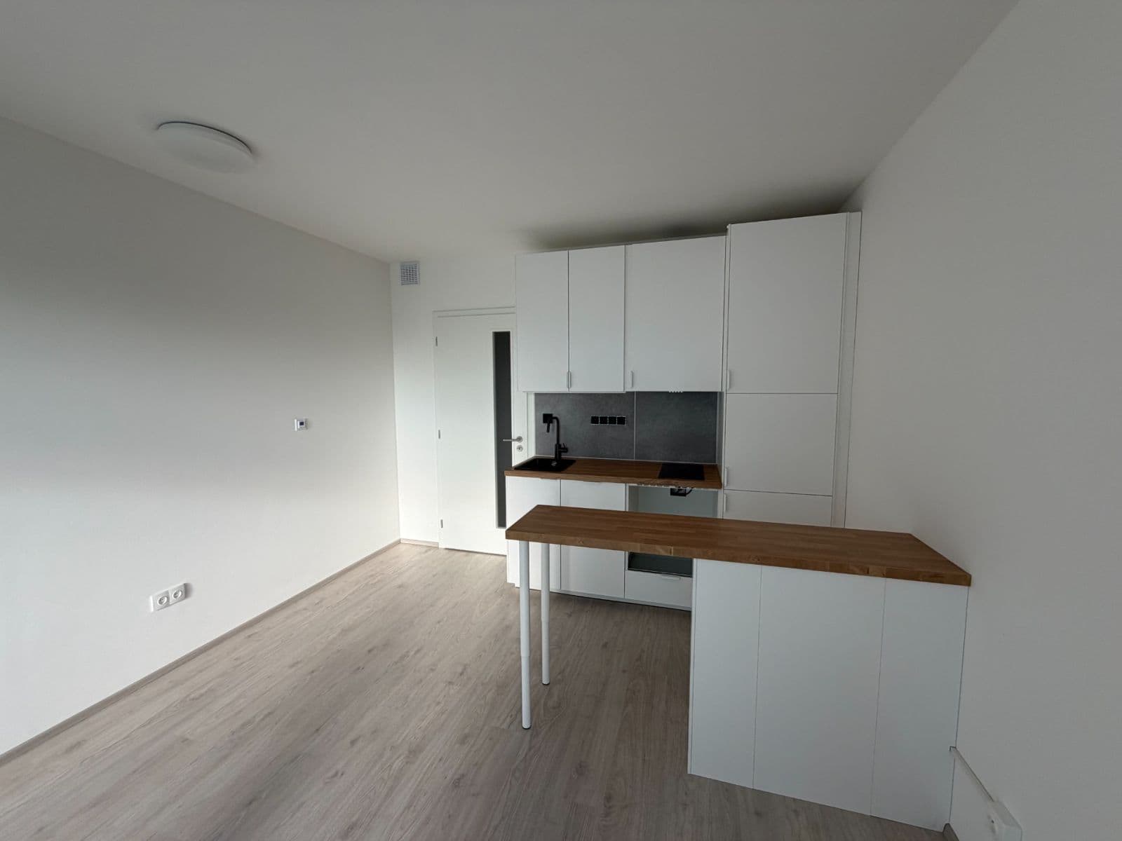 Studio flat to rent, 32 m², Družstevní, Třebíč, Vysočina Region Studio flat to rent, 32 m², Družstevní, Třebíč, Vysočina Region