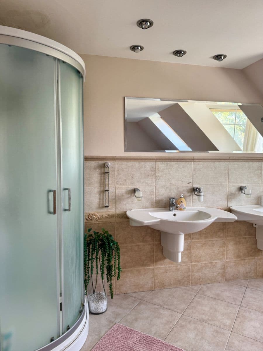4 bedroom with open-plan kitchen flat to rent, 220 m², U Waltrovky, Prague, Prague 4 bedroom with open-plan kitchen flat to rent, 220 m², U Waltrovky, Prague, Prague