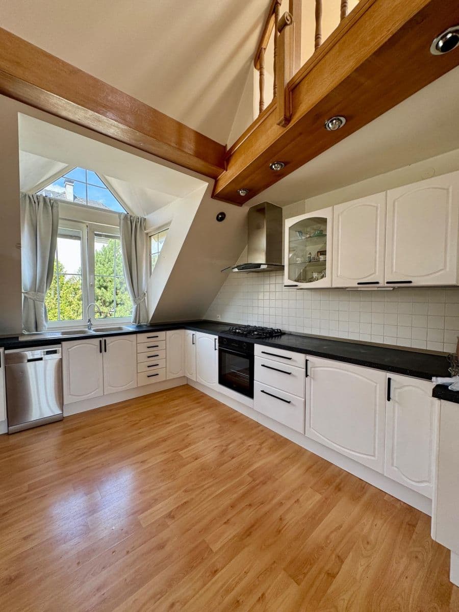 4 bedroom with open-plan kitchen flat to rent, 260 m², U Waltrovky, Prague, Prague 4 bedroom with open-plan kitchen flat to rent, 260 m², U Waltrovky, Prague, Prague