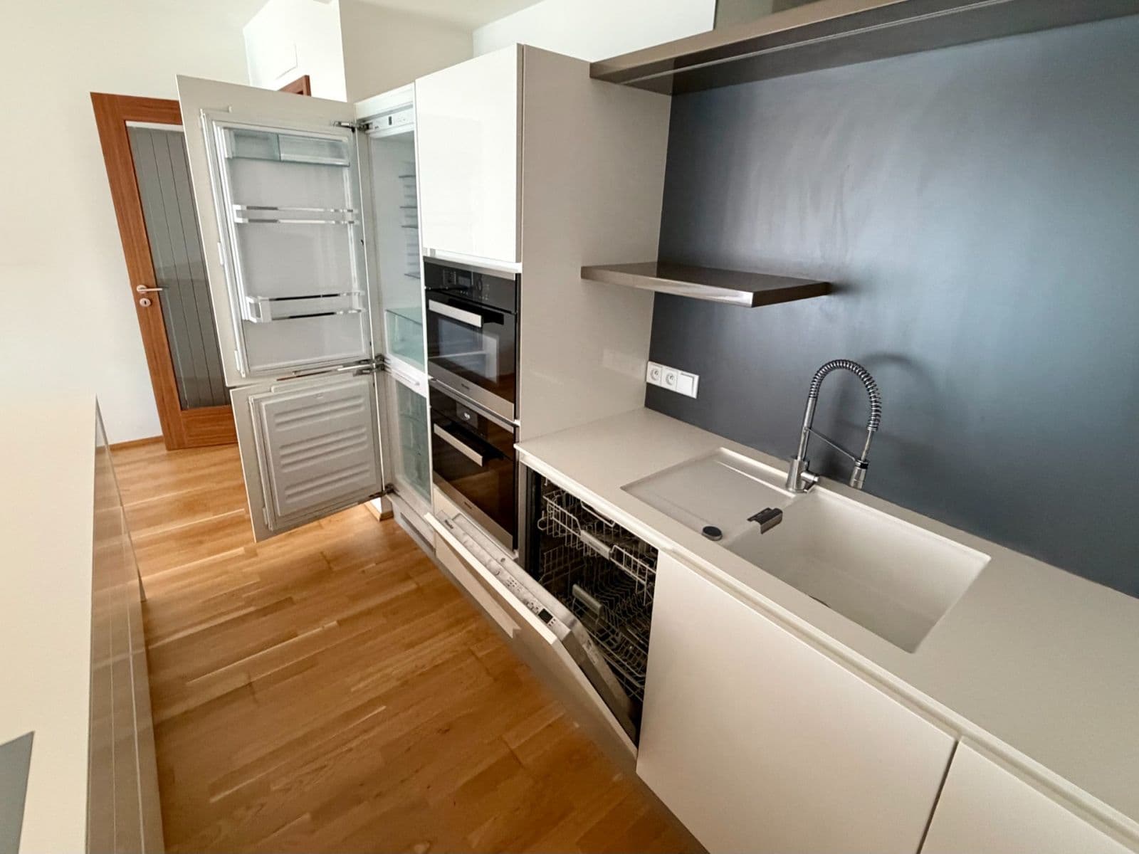 2 bedroom with open-plan kitchen flat for sale, 132 m², Anenská, Brno, Jihomoravský Region 2 bedroom with open-plan kitchen flat for sale, 132 m², Anenská, Brno, Jihomoravský Region